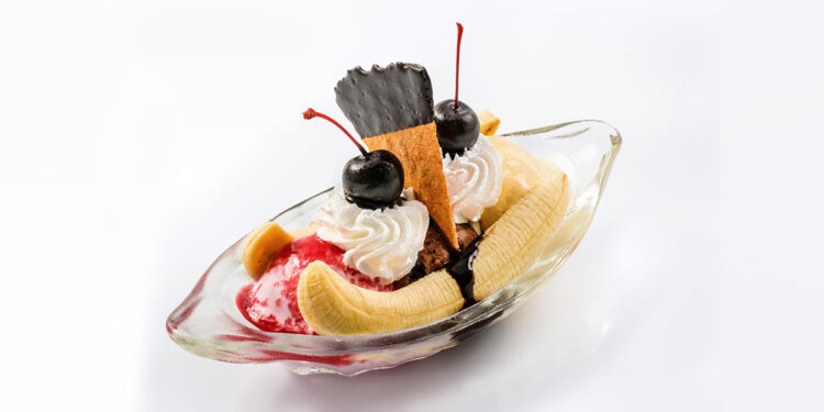 Classic banana split