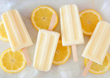 Simple and Healthy Lemon Popsicles