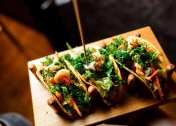 Tacos with Grilled Shrimp and Mango Salsa