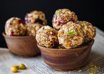 One-Bite Snack Balls (No-Bake)