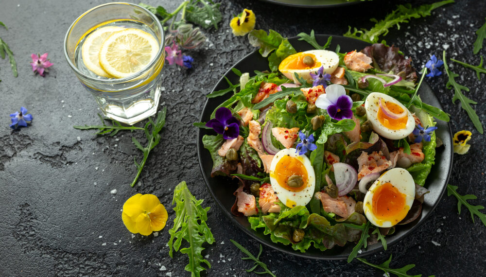 Spiced grains with peas, spinach and jammy eggs