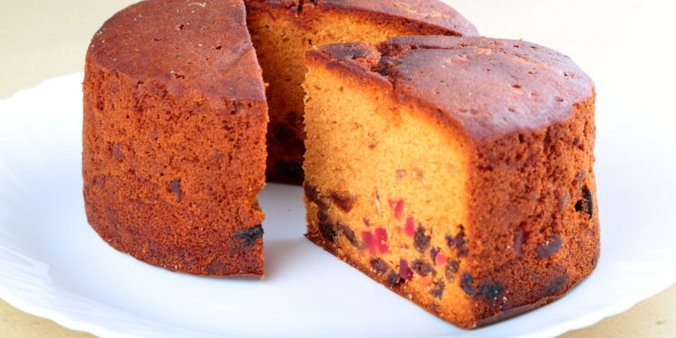 Drozdzowka (Polish Yeast Plum Cake)