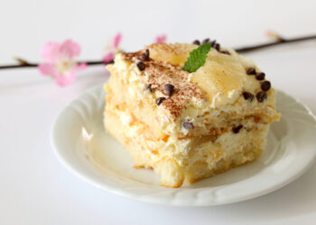 Vegan Mug Cake with Pineapple and Mint