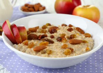 Apple Pie Oatmeal Breakfast