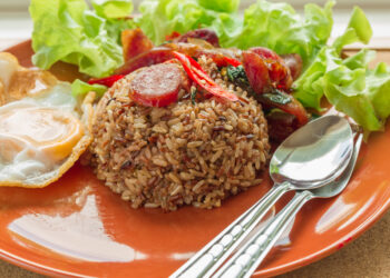 Fried Rice with Lychees (Koa Pad Lin Gee)