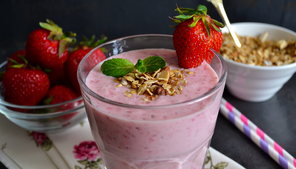 Vegan Strawberry Oatmeal Smoothie