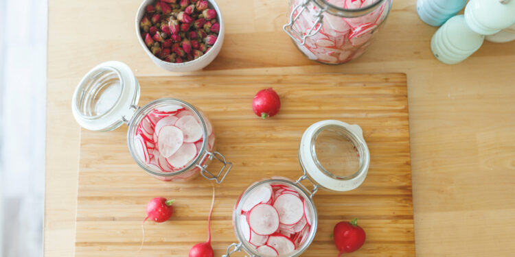 Quick Pickled Radishes
