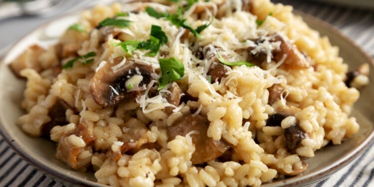 Easy Creamy Vegan Mushroom Risotto