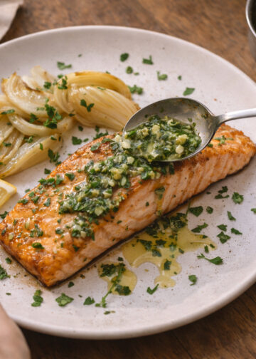 Garlic-Basil Buttered Salmon with Roasted Fennel